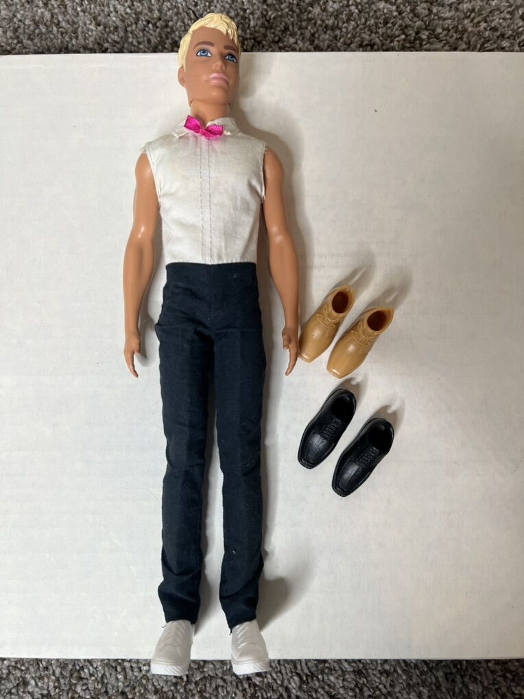 2016 Barbie Ken Doll And Shoes