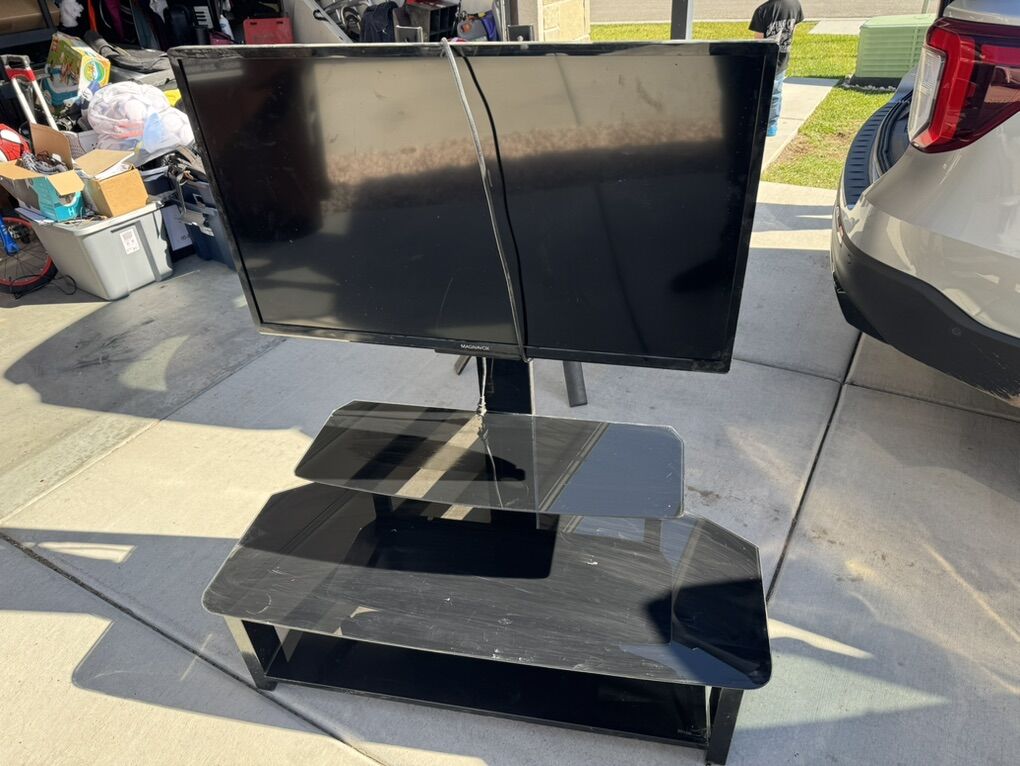 40 Magnavox Tv And Stand
