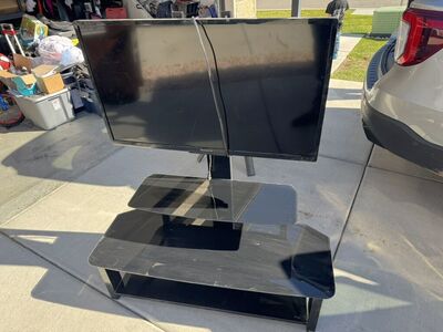 40 Magnavox Tv And Stand