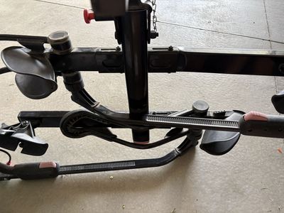 Yakima 2-Bike Hitch Rack - Locking Pin, Keys & Anti-Wobble Hardware Included