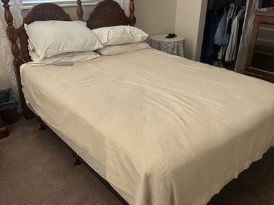 Wood Besframe & Mattress FULL