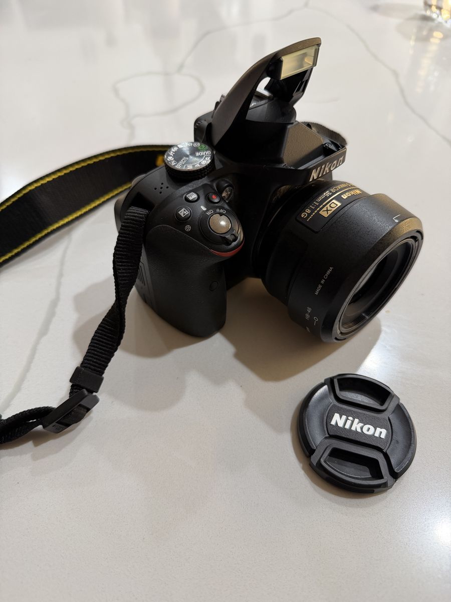 Nikon D3300 + 35mm f/1.8G lens - 941 shutter count