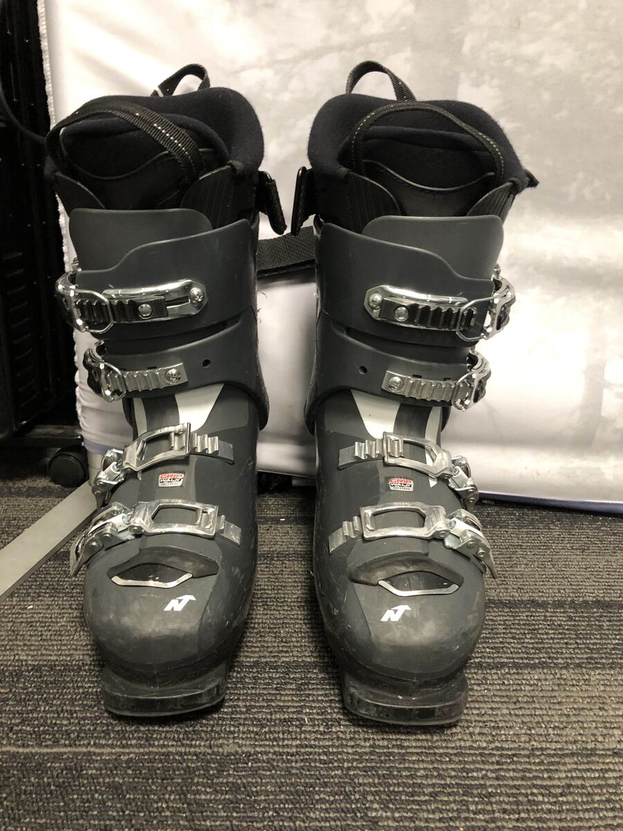 Used Nordica Sportmachine 25.0 75 W R Ski Boot