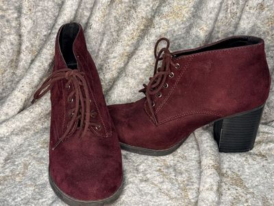Burgundy Soda Winter Booties - Size 8