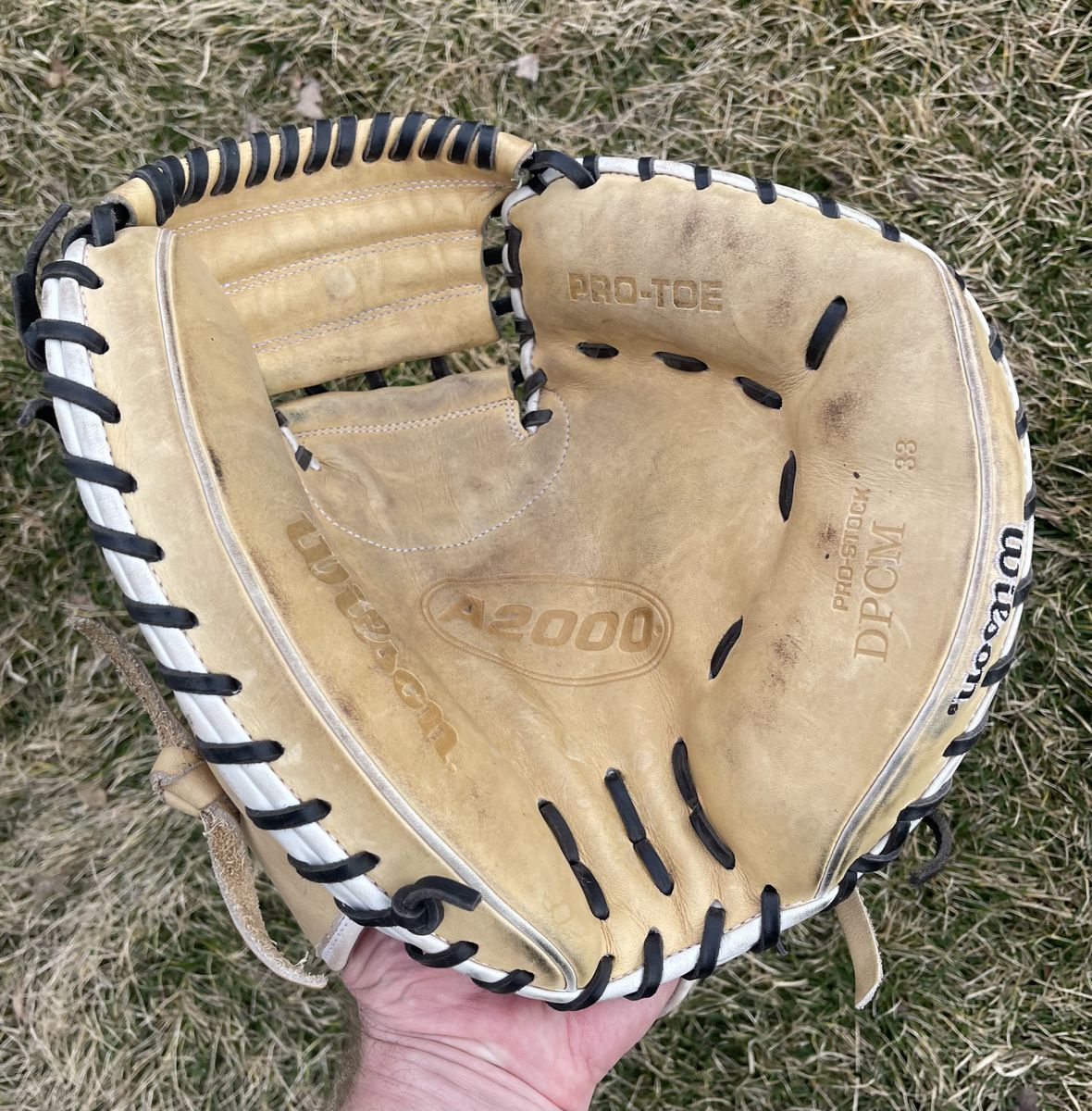 Wilson A2000 Softball 33 in. Catchers Glove