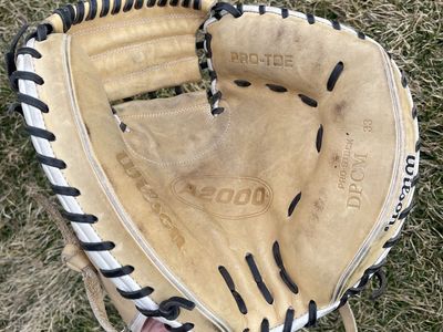 Wilson A2000 Softball 33 in. Catchers Glove