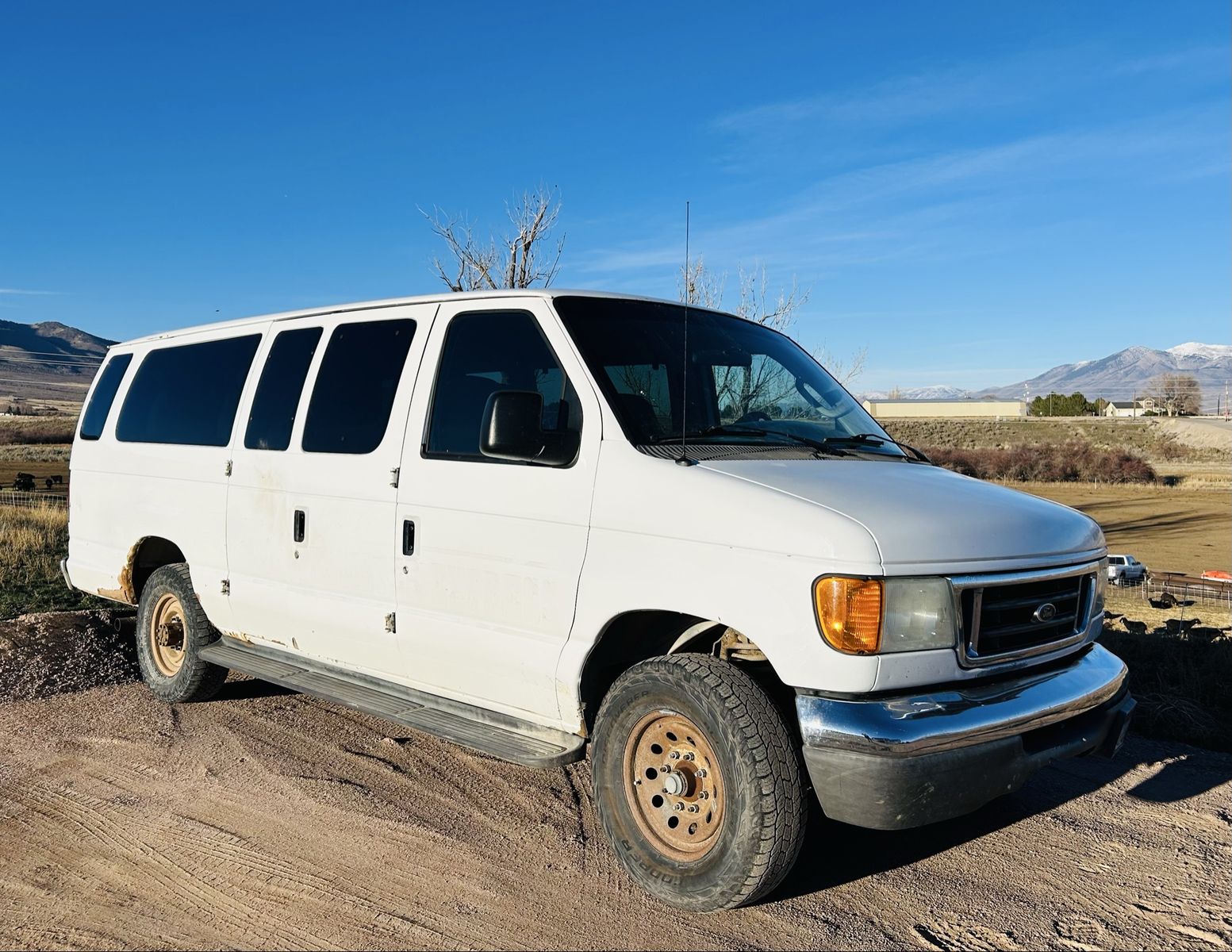 2007 Ford E-350 and Econoline 350 XLT