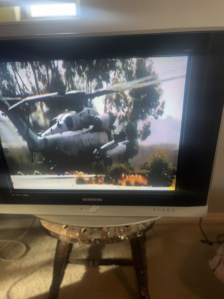 Samusung 27" flat screen HD TV with remote