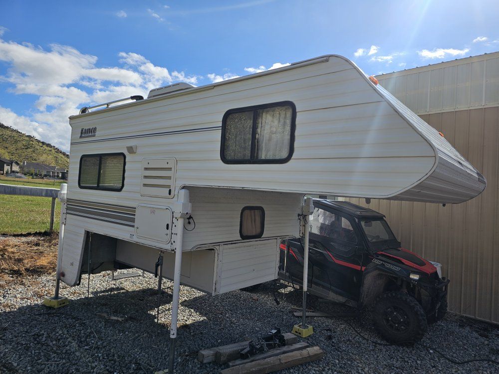 2006 Lance 845 for shortbed