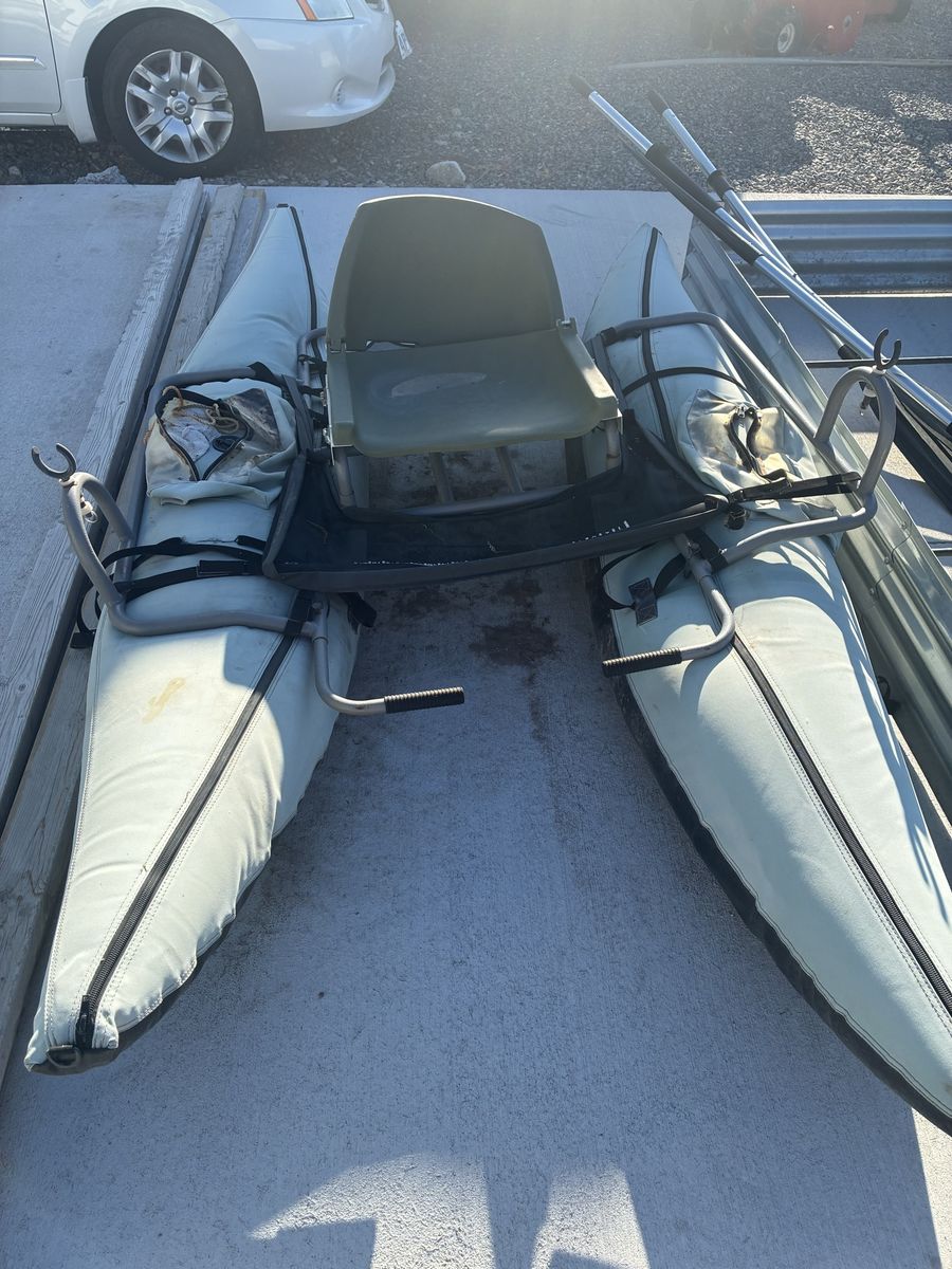 Pontoon Boats with Seat and Oars