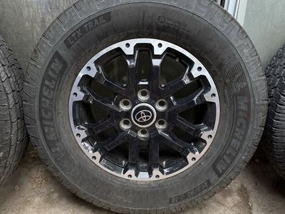 Tundra TRD Off Road wheels and tires