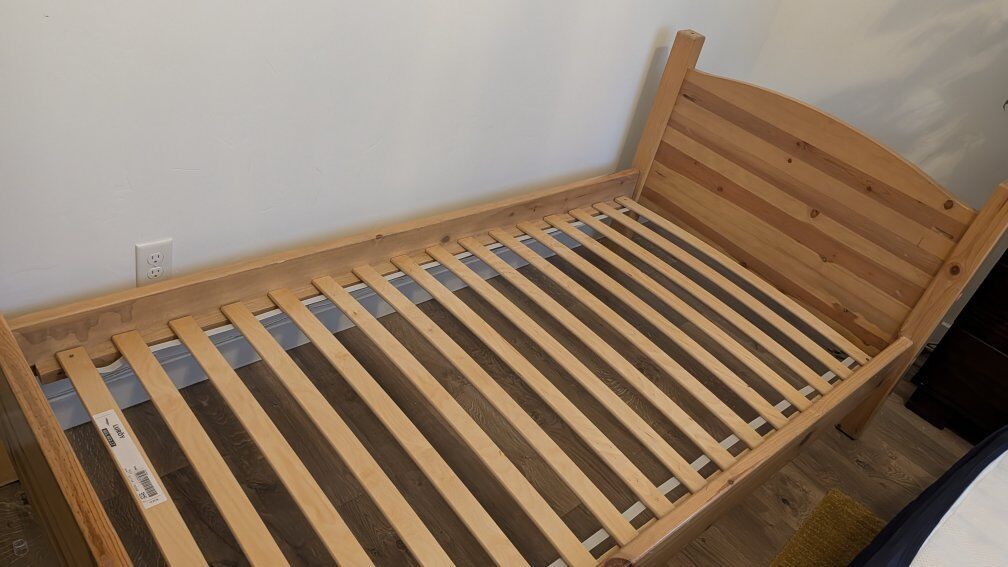 Quality, solid wood twin bedframe and slats