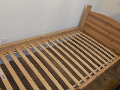 Quality, solid wood twin bedframe and slats