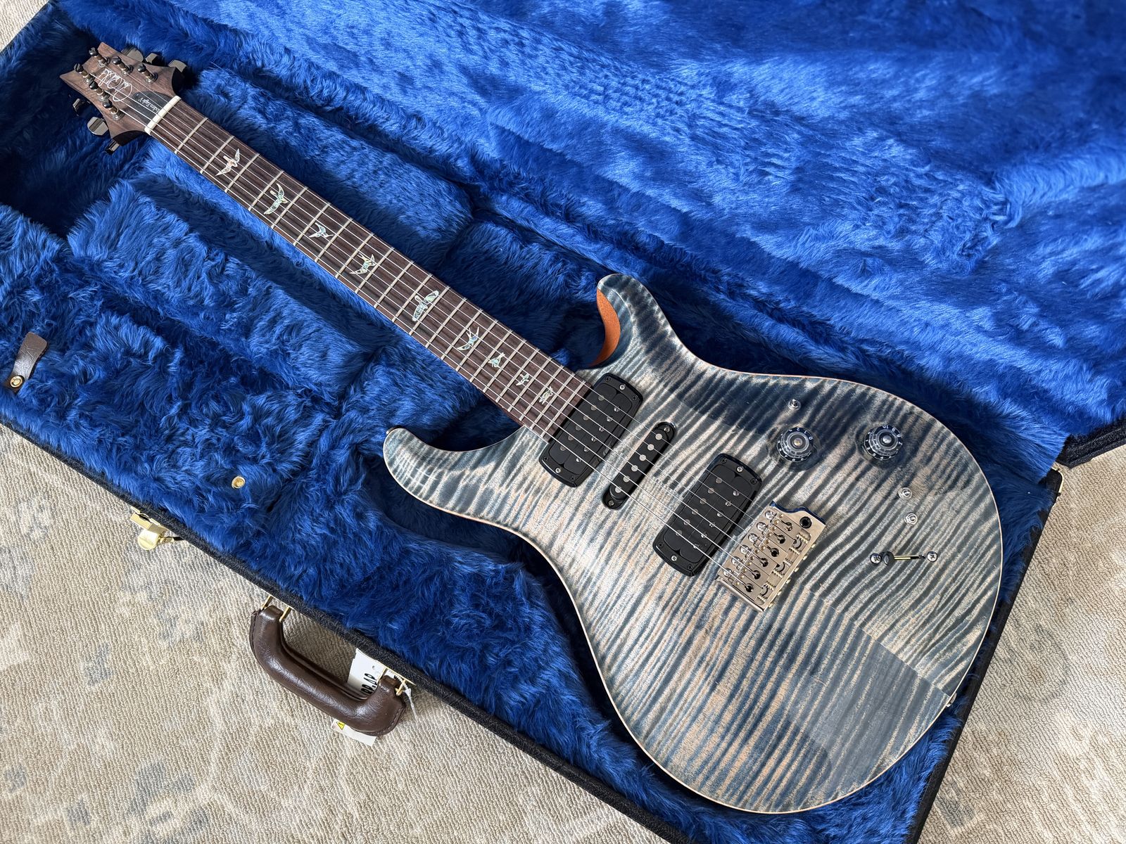 PRS Modern Eagle V w/ braz fretboard, solid rosewood neck, 10 top wood library - new!