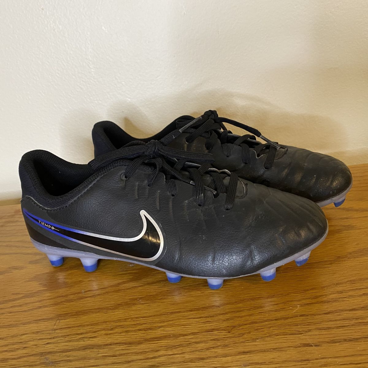 Nike Tiempo Cleats (Size 4Y - 4 youth)