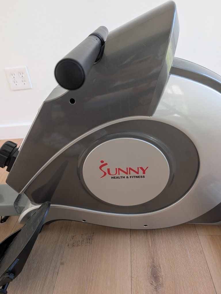 Sunny rowing machine