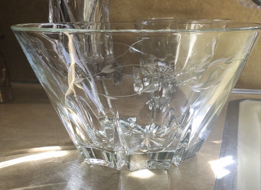 Vintage Princess House 2 in lot. Etched Glass Serving Bowl
ECU with Floral Vine Design