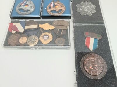 VINTAGE MEDALS GERMANY & UNITED STATES