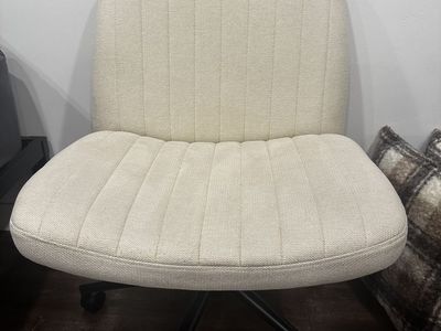 Modern Rolling Wide Desk Chair