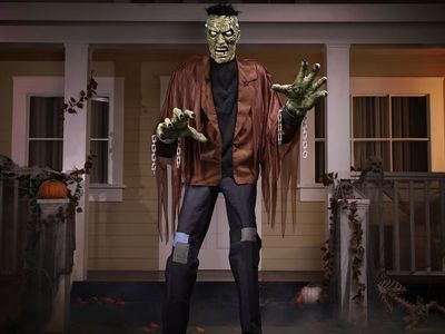 7.5' Animated Monster HAL-24728 with LCD Eyes and Sound 1784887 #107296