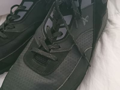 K-Swiss Men's Athletic Sneakers - Black/Grey - Size 9