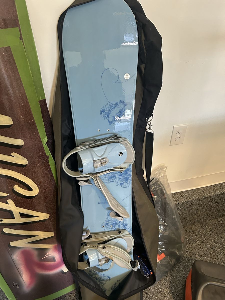 LTD Snowboard Set 149 cm -Bindings, Boots, Bag