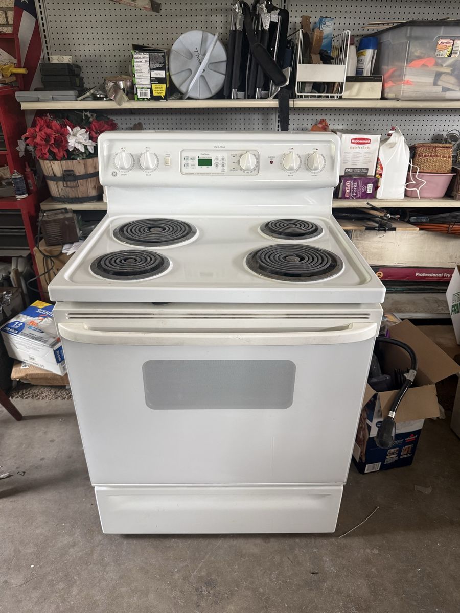 GE Spectra 30" White Electric Range Stove Oven with TrueTemp, Coil Burners, Good Condition