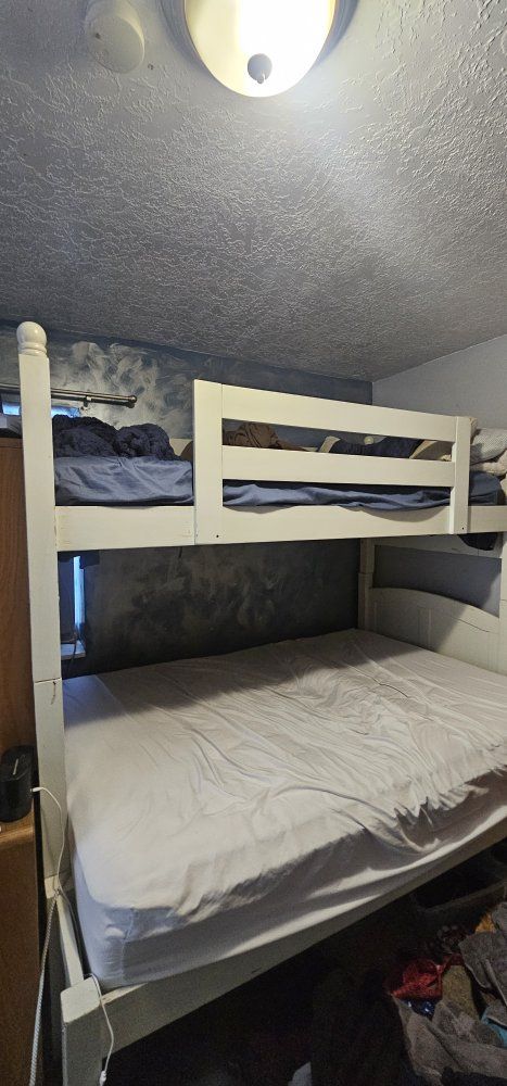 Bunk Bed (Twin top, Double bottom)