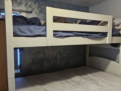 Bunk Bed (Twin top, Double bottom)