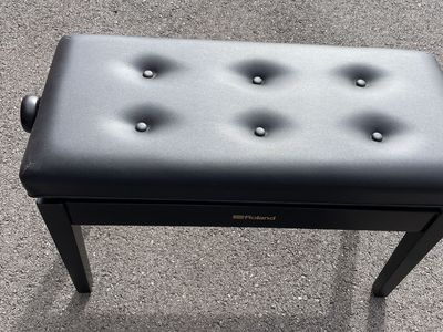 Roland adjustable height piano bench