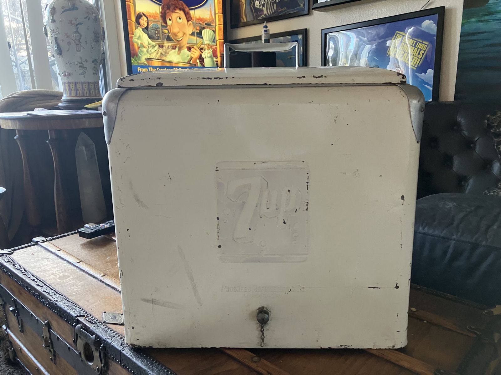 Main image 3
