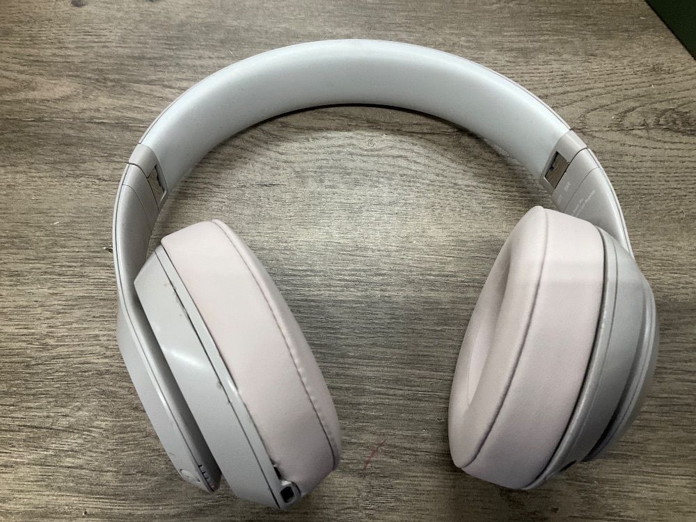 BEATS STUDIO PRO HEADPHONES