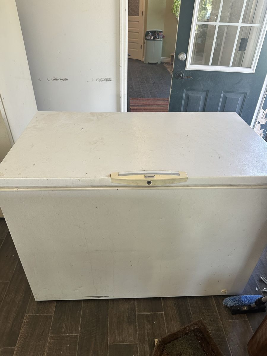 Chest freezer