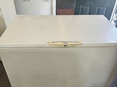 Chest freezer