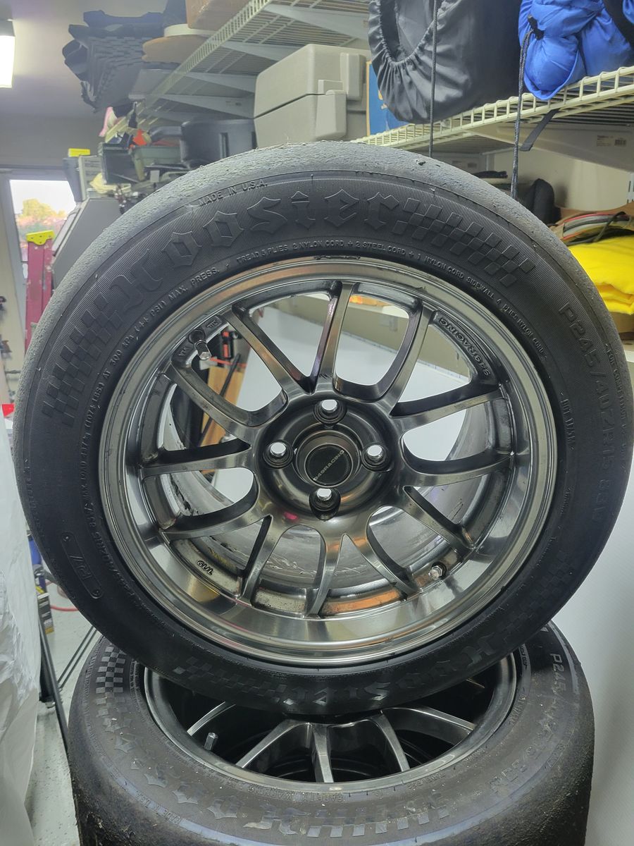 6UL 949 racing wheels with Hoosier R7's