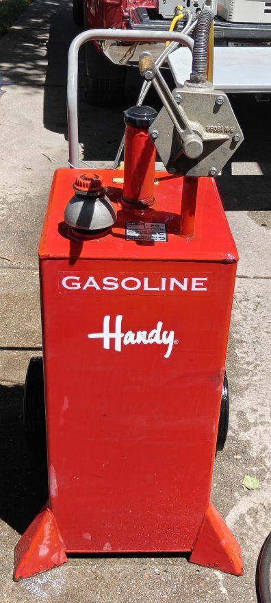 Handy GC-30 Gasoline Caddy Portable Fuel Tank with Pump and Wheels, Red, Used