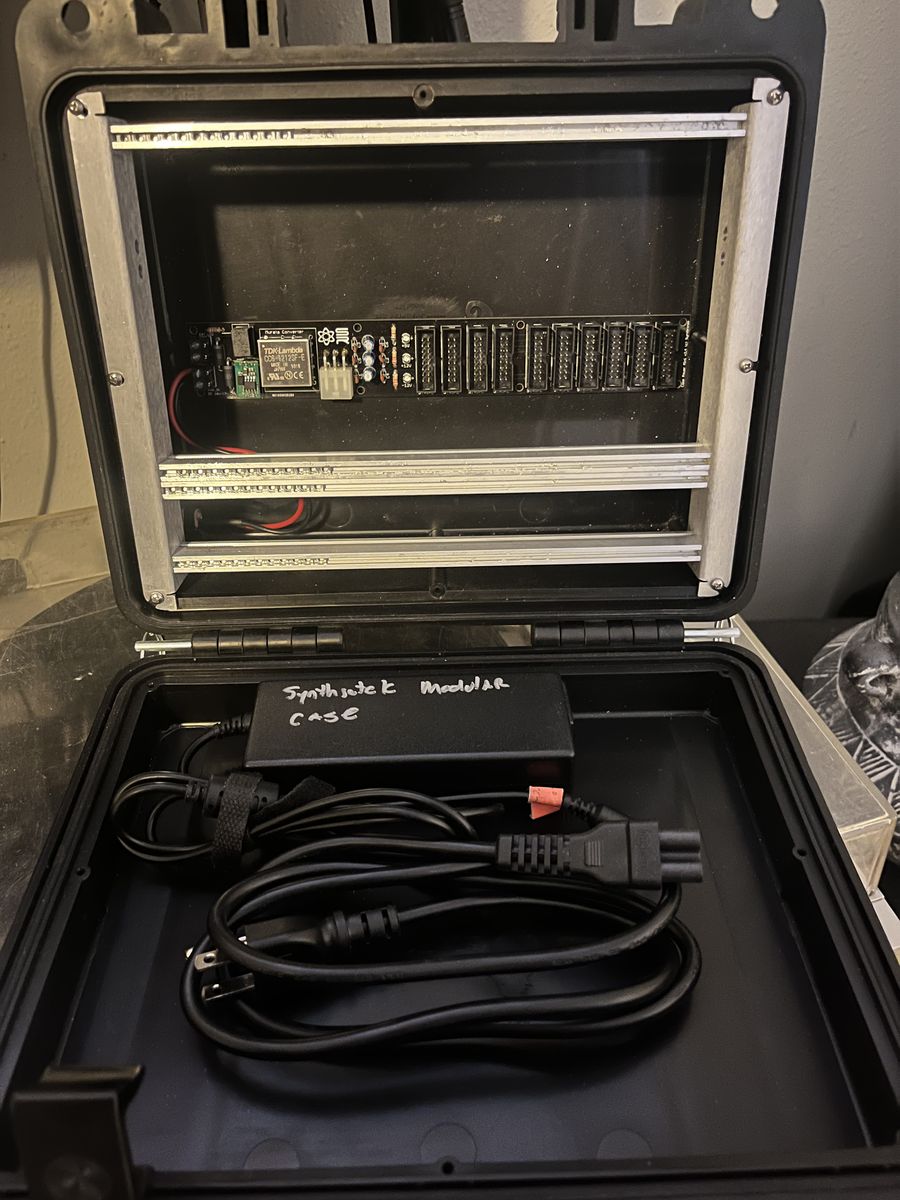 Synthrotek Powered Eurorack Case 4U 44HP