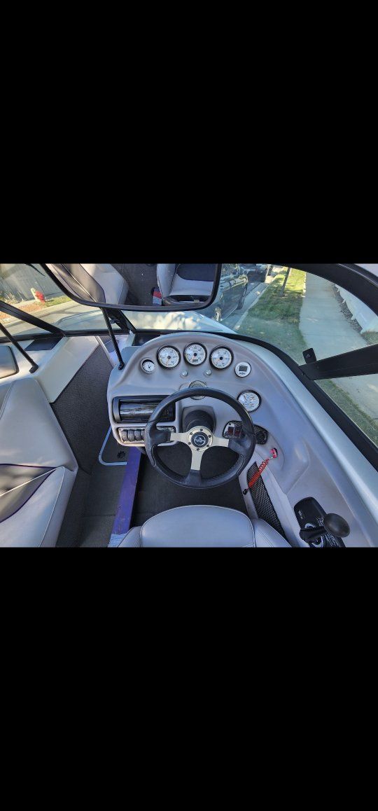 2001 Ski Centurion Bowrider