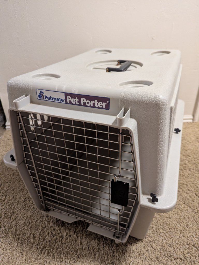 Petmate Pet Porter Hard-Sided Pet Carrier Dog Kennel Crate