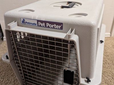Petmate Pet Porter Hard-Sided Pet Carrier Dog Kennel Crate