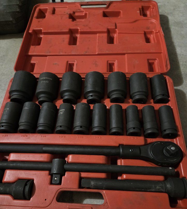TEKTON 3/4" Drive SAE Impact Socket Set with Breaker Bar & Ratchet
