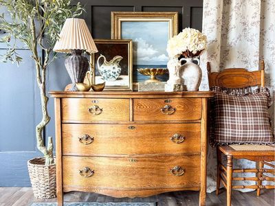 *FREE DELIVERY* Antique Oak Chest of Drawers/Dresser