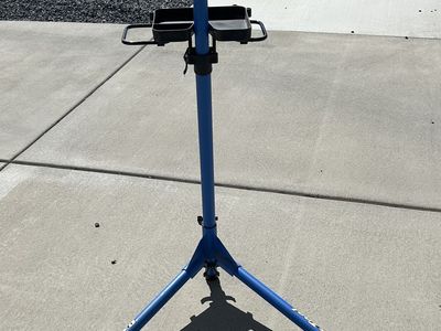 Portable Bike Repair Stand (Park PCS 10)