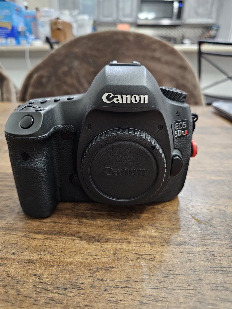 Canon EOS 5DSR DSLR Camera Body