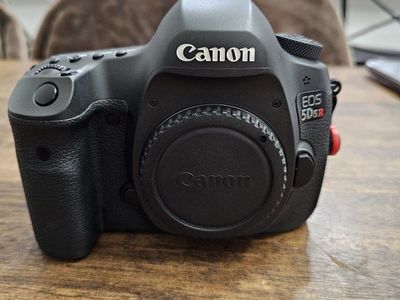 Canon EOS 5DSR DSLR Camera Body