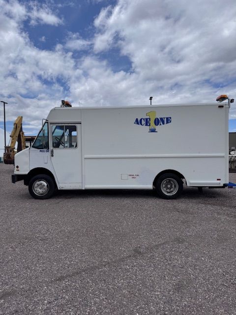 1999 Freightliner MT45 Mechanic's Van