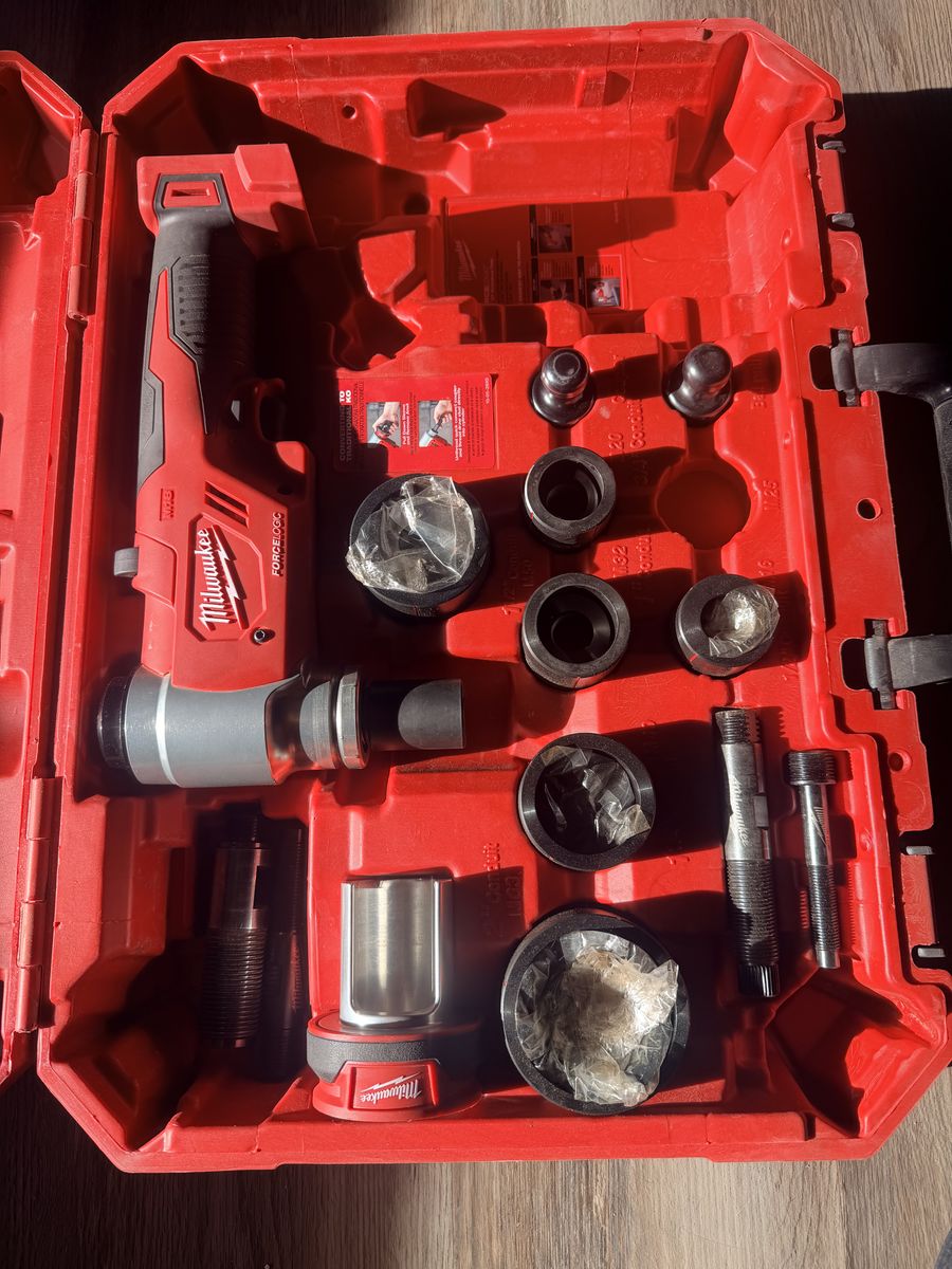 Milwaukee Knockout tool