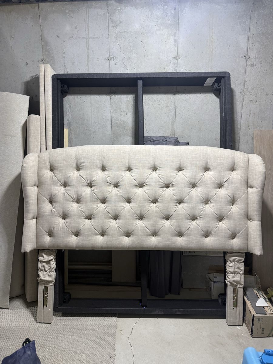 Tufted Linen Queen Upholstered Bed Frame