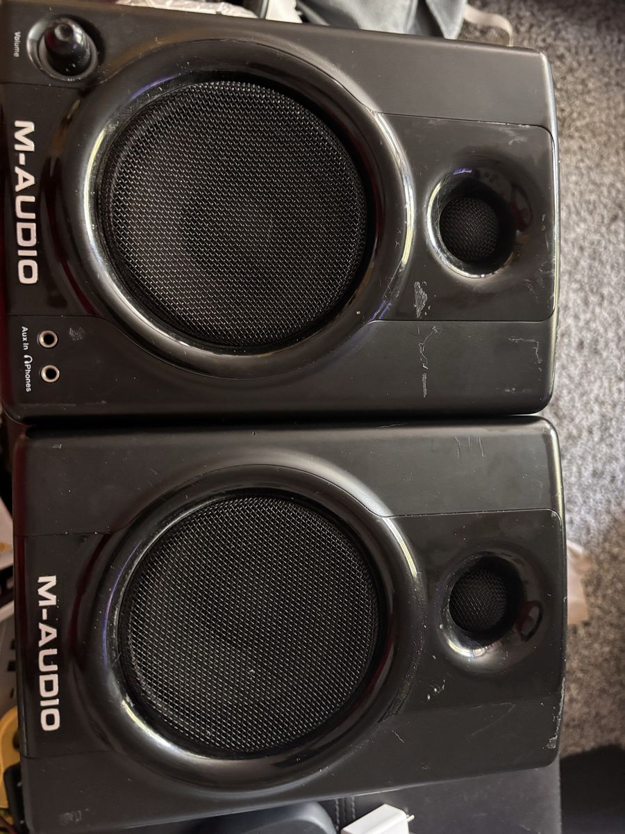 M-Audio AV40 Studio Monitor Speakers set!  Awesome speakers/monitors