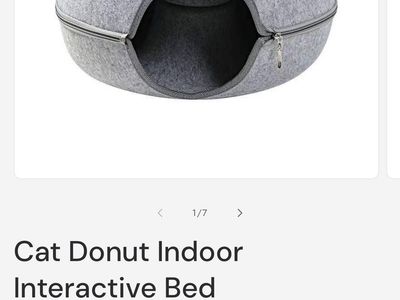 Cat donut bed